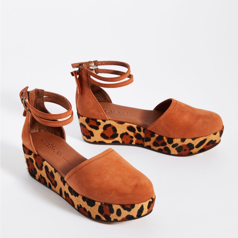 NIB Anthropologie Gee Wawa Daisy Leopard Platform Wedges Size 6